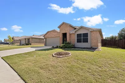 714 Wolf Creek Drive, Cleburne, TX 76033 - Photo 5