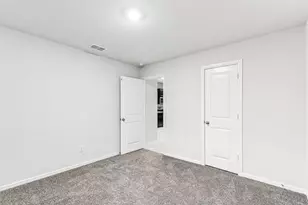 714 Wolf Creek Dr, Cleburne, TX 76033 - Photo 27