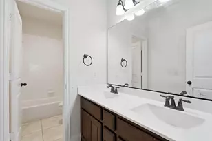 11540 Twining Branch Cir, Fort Worth, TX 76052 - Photo 23