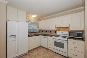 13450 Mt Castle Dr, Farmers Branch, TX 75234 - Photo 5