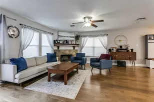 909 Orchid Dr, Lewisville, TX 75067 - Photo 3