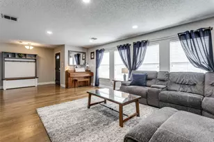 909 Orchid Dr, Lewisville, TX 75067 - Photo 7