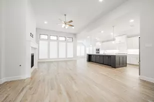 10480 Gray Hls Dr, Fort Worth, TX 76126 - Photo 5