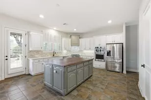 2201 Mockingbird Ln, Flower Mound, TX 75022 - Photo 7