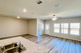 10612 Sunrise Crk Dr, Fort Worth, TX 76036 - Photo 5