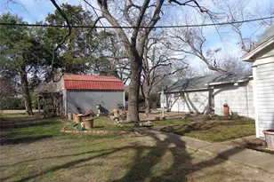 506 S 3rd St, Grandview, TX 76050 - Photo 35