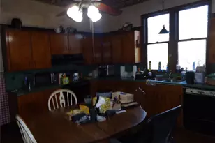 506 S 3rd St, Grandview, TX 76050 - Photo 5