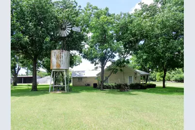 1717 Pipeline Road, Cleburne, TX 76033 - Photo 23