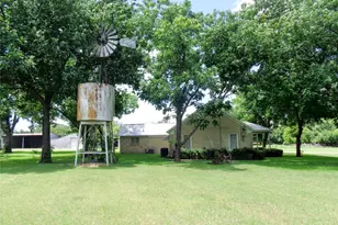 1717 Pipeline Rd, Cleburne, TX 76033 - Photo 23
