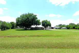 1717 Pipeline Rd, Cleburne, TX 76033 - Photo 3