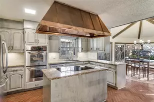 1213 Greenbriar Ln, Arlington, TX 76013 - Photo 11