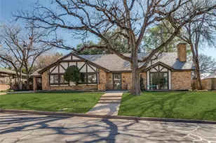 1213 Greenbriar Ln, Arlington, TX 76013 - Photo 1