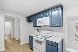 2212 Briardale Rd, Fort Worth, TX 76119 - Photo 9