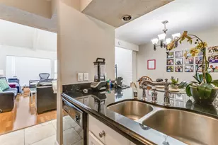 5908 Sandhurst Ln, Dallas, TX 75206 - Photo 5