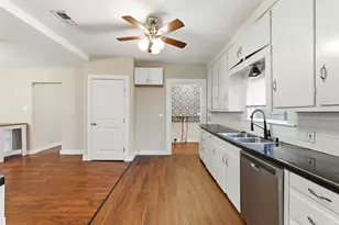 405 College St, Cleburne, TX 76033 - Photo 11