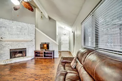 1606 Kingspoint Drive, Carrollton, TX 75007 - Photo 5