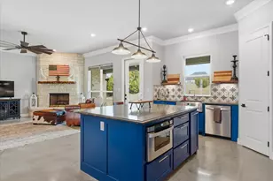 204 Martin Dr, Granbury, TX 76049 - Photo 3