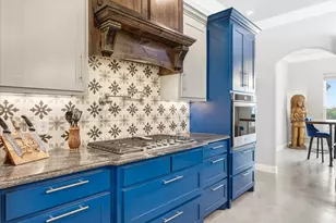 204 Martin Dr, Granbury, TX 76049 - Photo 7