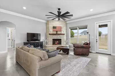 204 Martin Drive, Granbury, TX 76049 - Photo 9