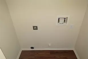 5704 Congressional Dr, Arlington, TX 76018 - Photo 17