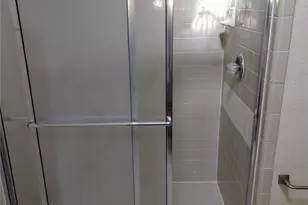 5704 Congressional Dr, Arlington, TX 76018 - Photo 11