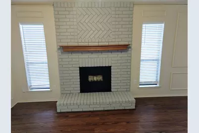 5704 Congressional Drive, Arlington, TX 76018 - Photo 3