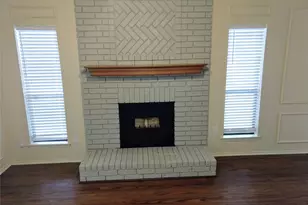 5704 Congressional Dr, Arlington, TX 76018 - Photo 3