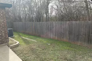 5704 Congressional Dr, Arlington, TX 76018 - Photo 19