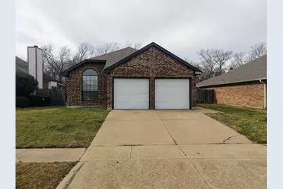 5704 Congressional Drive, Arlington, TX 76018 - Photo 1