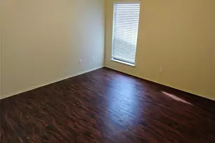 5704 Congressional Dr, Arlington, TX 76018 - Photo 9