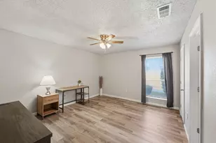 2306 Carol Good Ln, Carrollton, TX 75006 - Photo 9