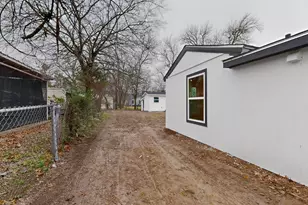 325 Wilton Dr, Greenville, TX 75401 - Photo 31