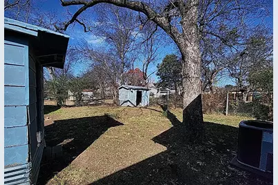 108 Monroe Street, Cleburne, TX 76033 - Photo 5