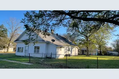 1202 Tyler, Thornton, TX 76687 - Photo 3