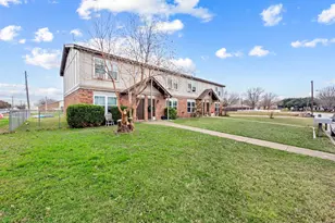 449 Thomas St, Burleson, TX 76028 - Photo 5