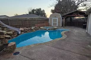 509 Royal Valley Rd, Grand Prairie, TX 75052 - Photo 5