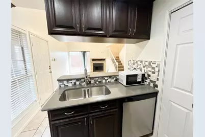 1450 Meadowood Village Drive, Fort Worth, TX 76120 - Photo 5