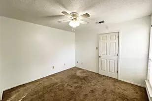 1450 Meadowood Village Dr, Fort Worth, TX 76120 - Photo 7