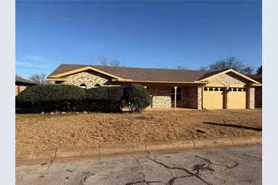 7605 Pinehurst Drive W, Fort Worth, TX 76134 - Photo 1