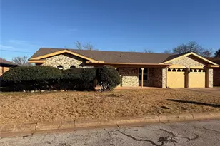 7605 Pinehurst Dr W, Fort Worth, TX 76134 - Photo 1