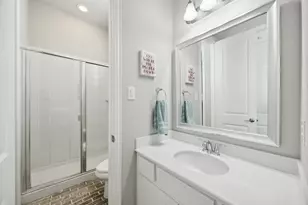 405 Green Valley Dr, McKinney, TX 75071 - Photo 9