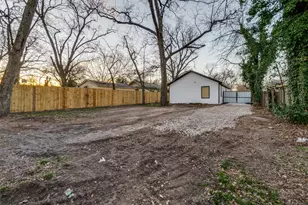 3242 Pine St, Dallas, TX 75215 - Photo 25
