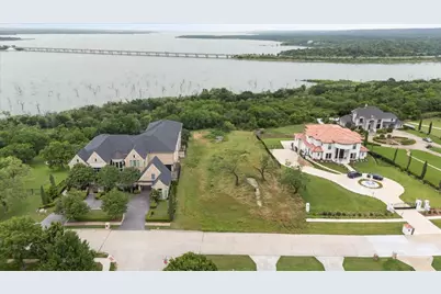 1047 Mallard Pointe Drive, Grand Prairie, TX 75104 - Photo 3