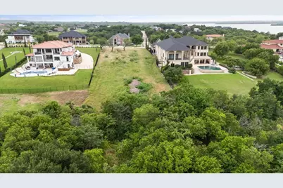 1047 Mallard Pointe Drive, Grand Prairie, TX 75104 - Photo 9