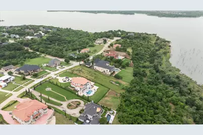 1047 Mallard Pointe Drive, Grand Prairie, TX 75104 - Photo 7