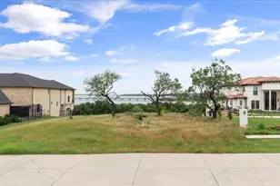 1047 Mallard Pointe Dr, Grand Prairie, TX 75104 - Photo 1