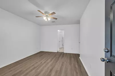 319 Faircrest Drive, Arlington, TX 76018 - Photo 17