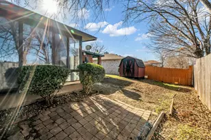 319 Faircrest Dr, Arlington, TX 76018 - Photo 33