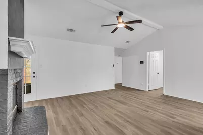 319 Faircrest Drive, Arlington, TX 76018 - Photo 9