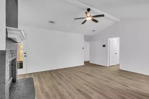 319 Faircrest Dr, Arlington, TX 76018 - Photo 9